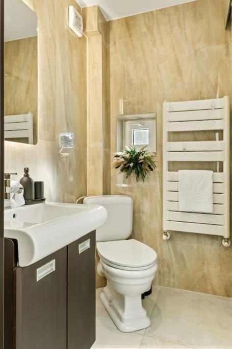 Casa De Povesti - Calea Victoriei Apartment บูคาเรสต์ ภายนอก รูปภาพ