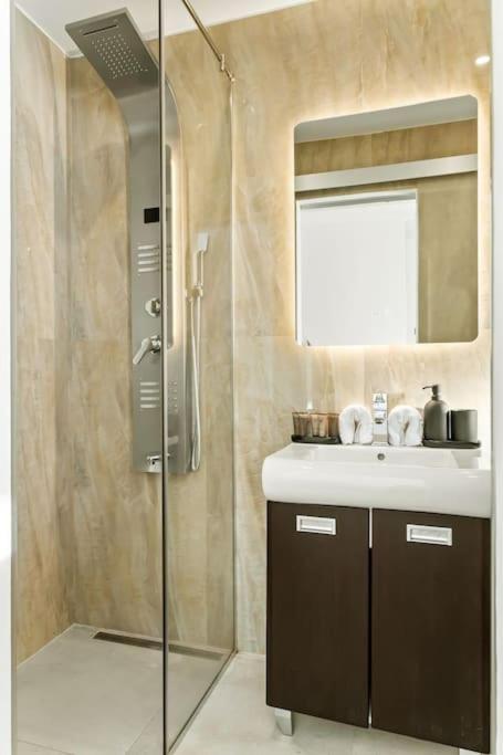 Casa De Povesti - Calea Victoriei Apartment บูคาเรสต์ ภายนอก รูปภาพ