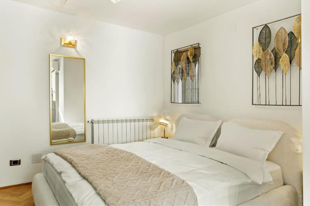 Casa De Povesti - Calea Victoriei Apartment บูคาเรสต์ ภายนอก รูปภาพ