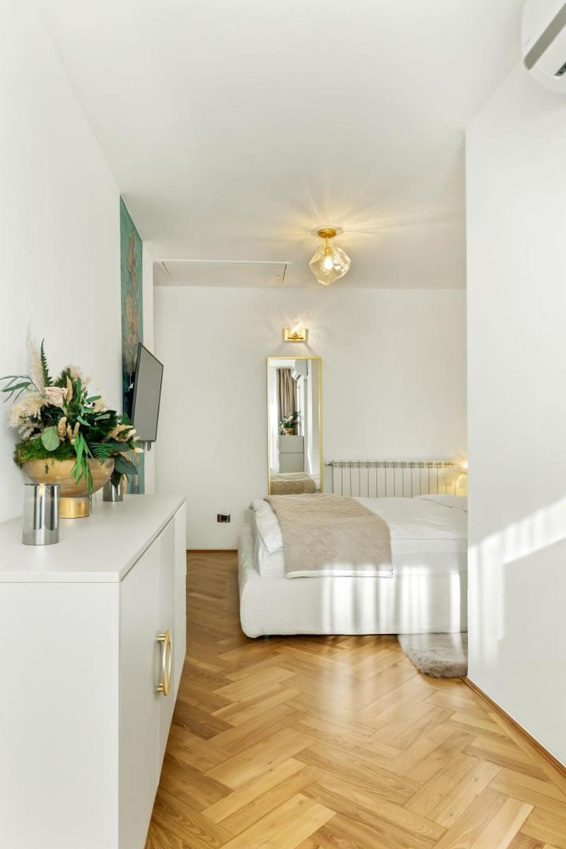 Casa De Povesti - Calea Victoriei Apartment บูคาเรสต์ ภายนอก รูปภาพ