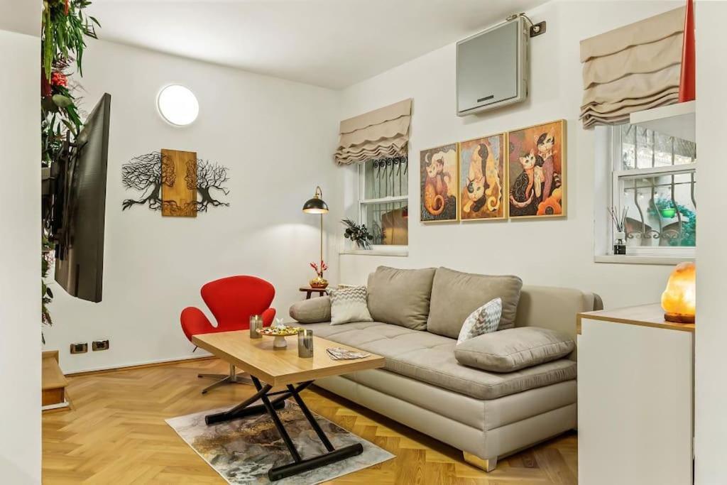 Casa De Povesti - Calea Victoriei Apartment บูคาเรสต์ ภายนอก รูปภาพ