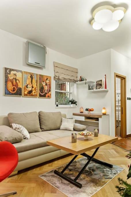 Casa De Povesti - Calea Victoriei Apartment บูคาเรสต์ ภายนอก รูปภาพ